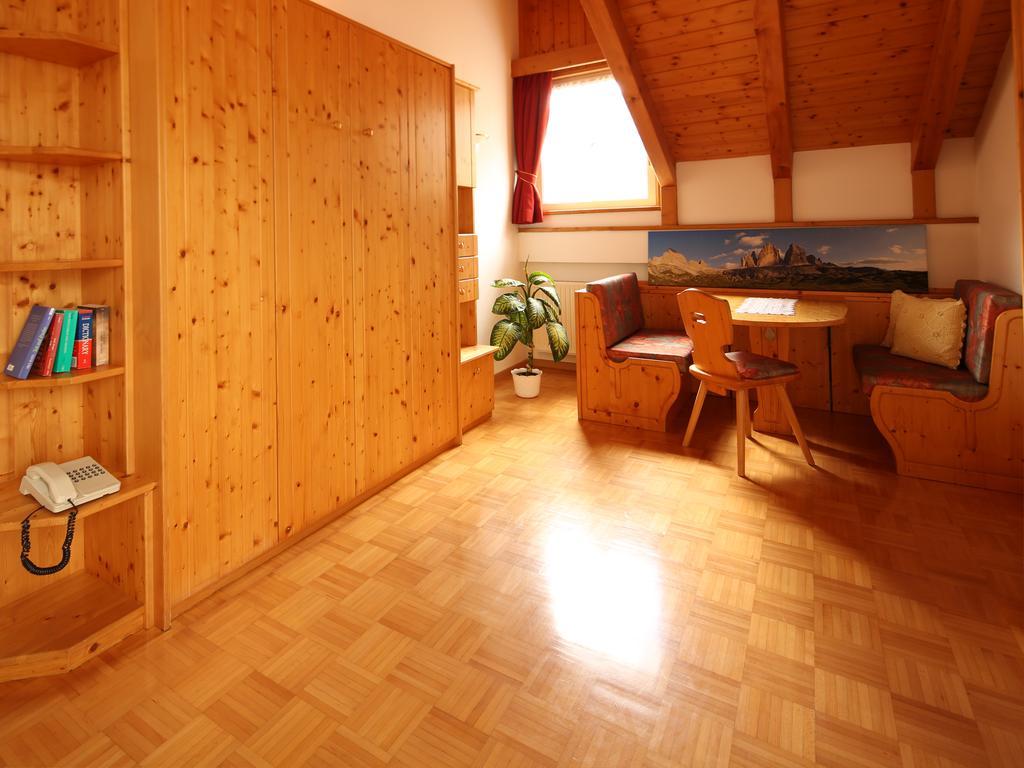 Residence Rose San Candido Eksteriør bilde