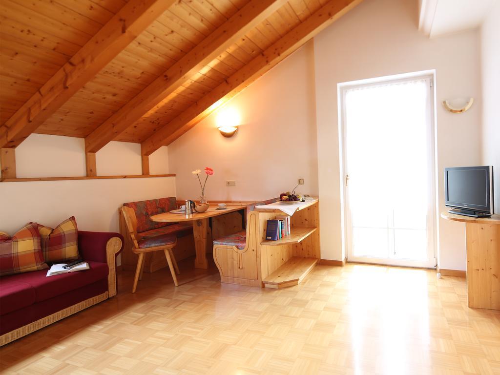 Residence Rose San Candido Eksteriør bilde