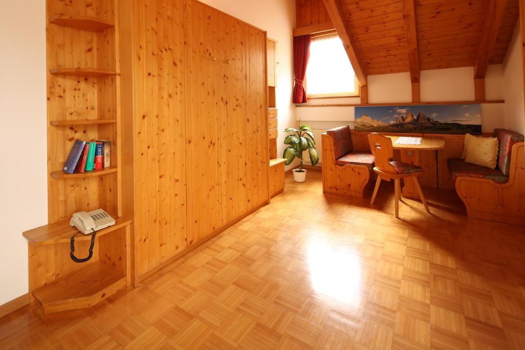 Residence Rose San Candido Eksteriør bilde