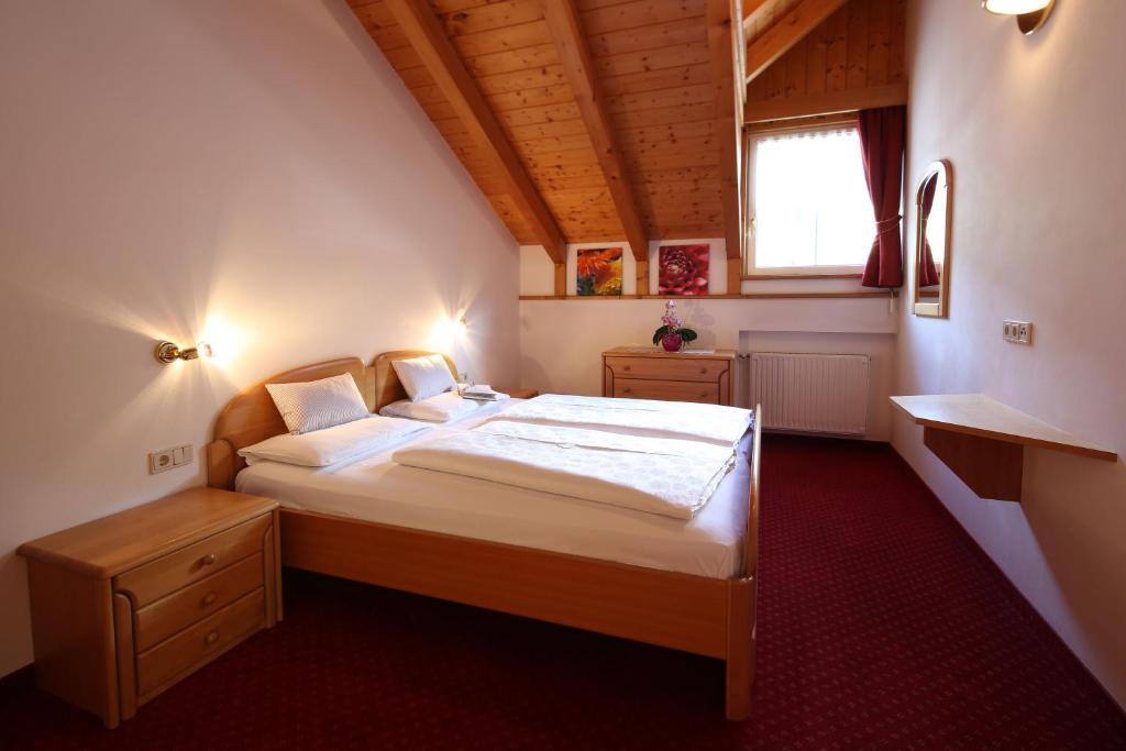 Residence Rose San Candido Eksteriør bilde