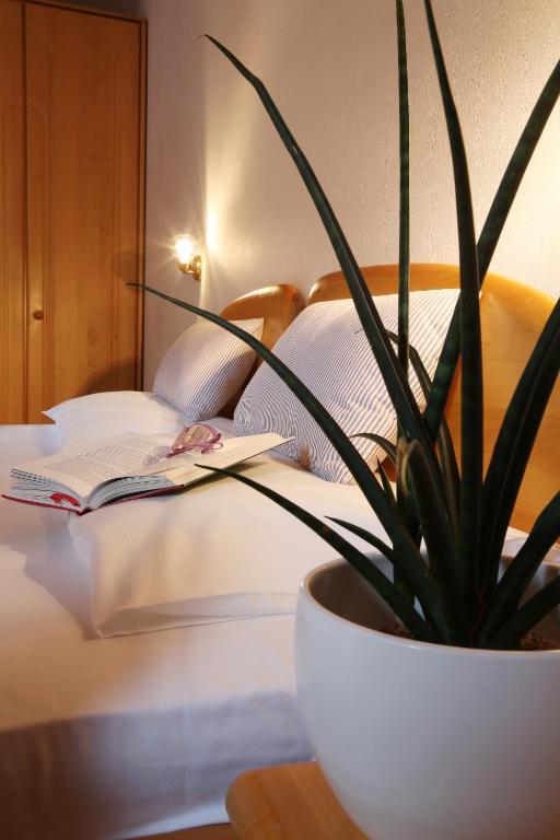Residence Rose San Candido Eksteriør bilde